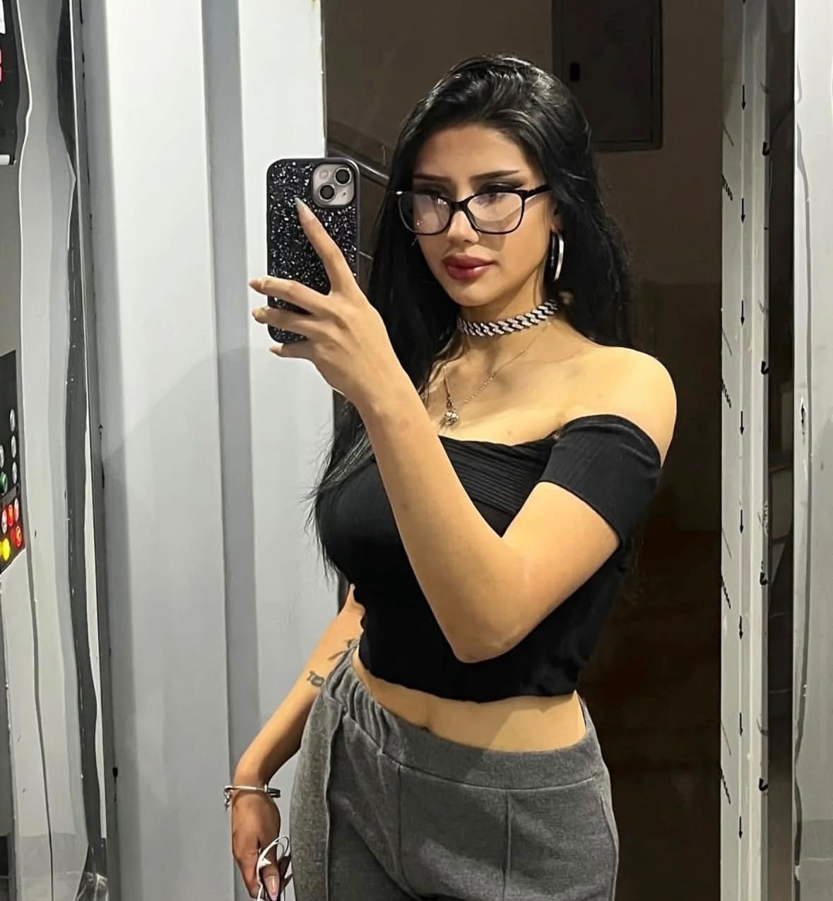 Sumaklı Yavaş Adımlarla Sevgili Bayan Escort Alara